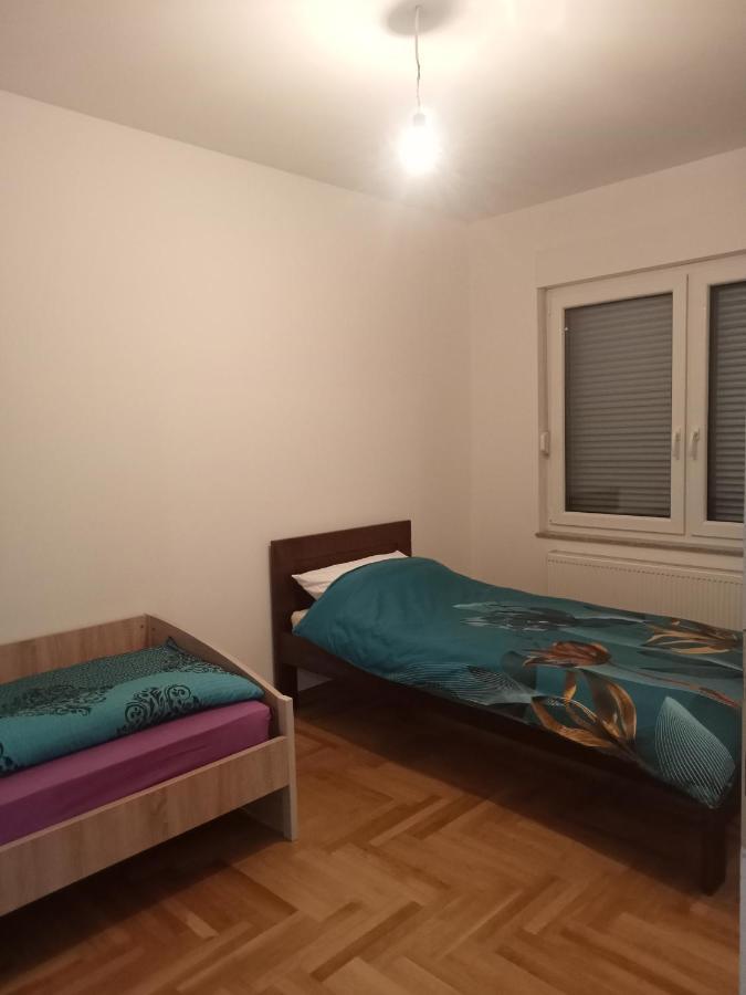 Rooms Near The Airport Сараєво Екстер'єр фото